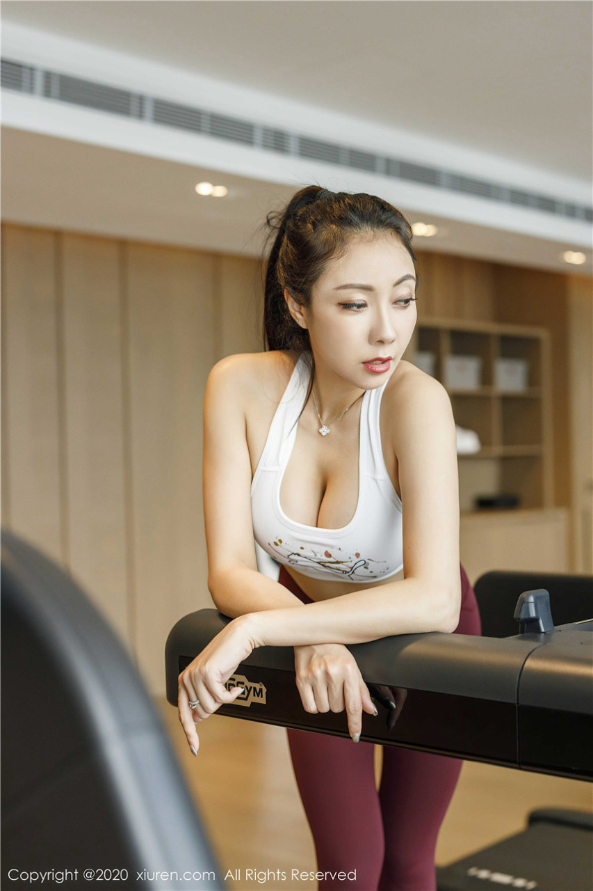 運動女神熱辣身材誘惑難以抵擋