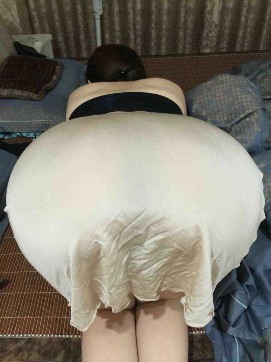 新嫩的大屁股，是多少男人夢寐以求的玩物