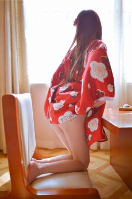 紅色日式白花和服美腿肥穴 上部