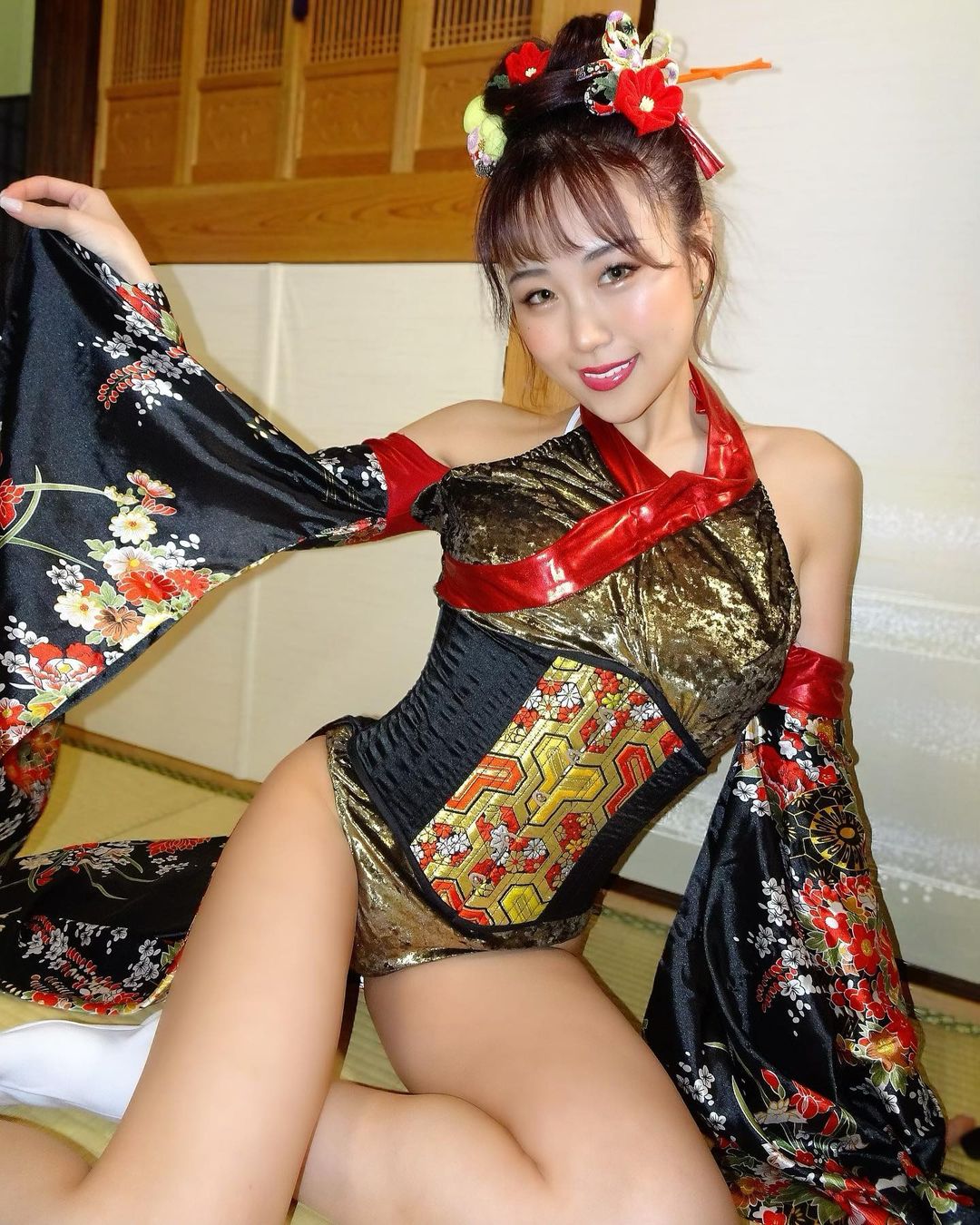 楚楚動(dòng)人的妹子眼睛水汪汪的