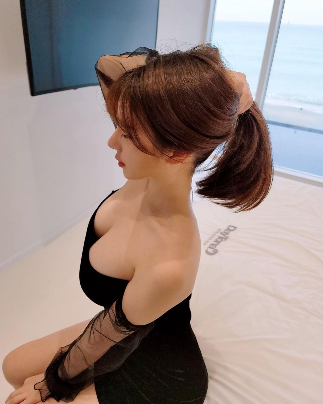 清純可人的蜜蜂腰女朋友