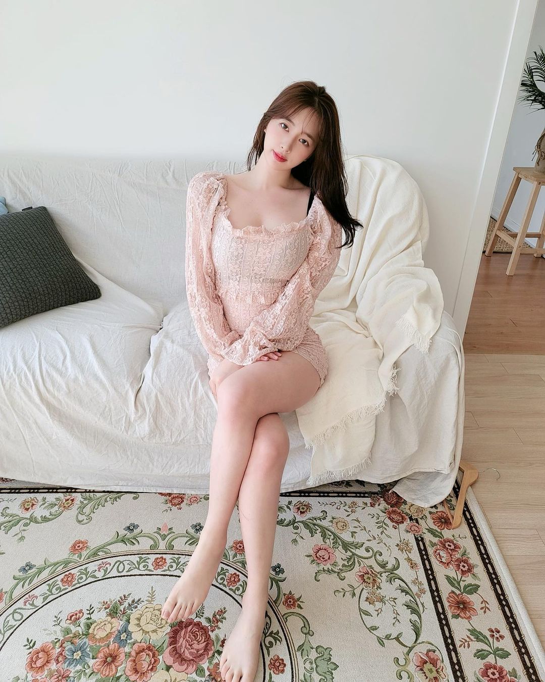 清純可人的蜜蜂腰女朋友