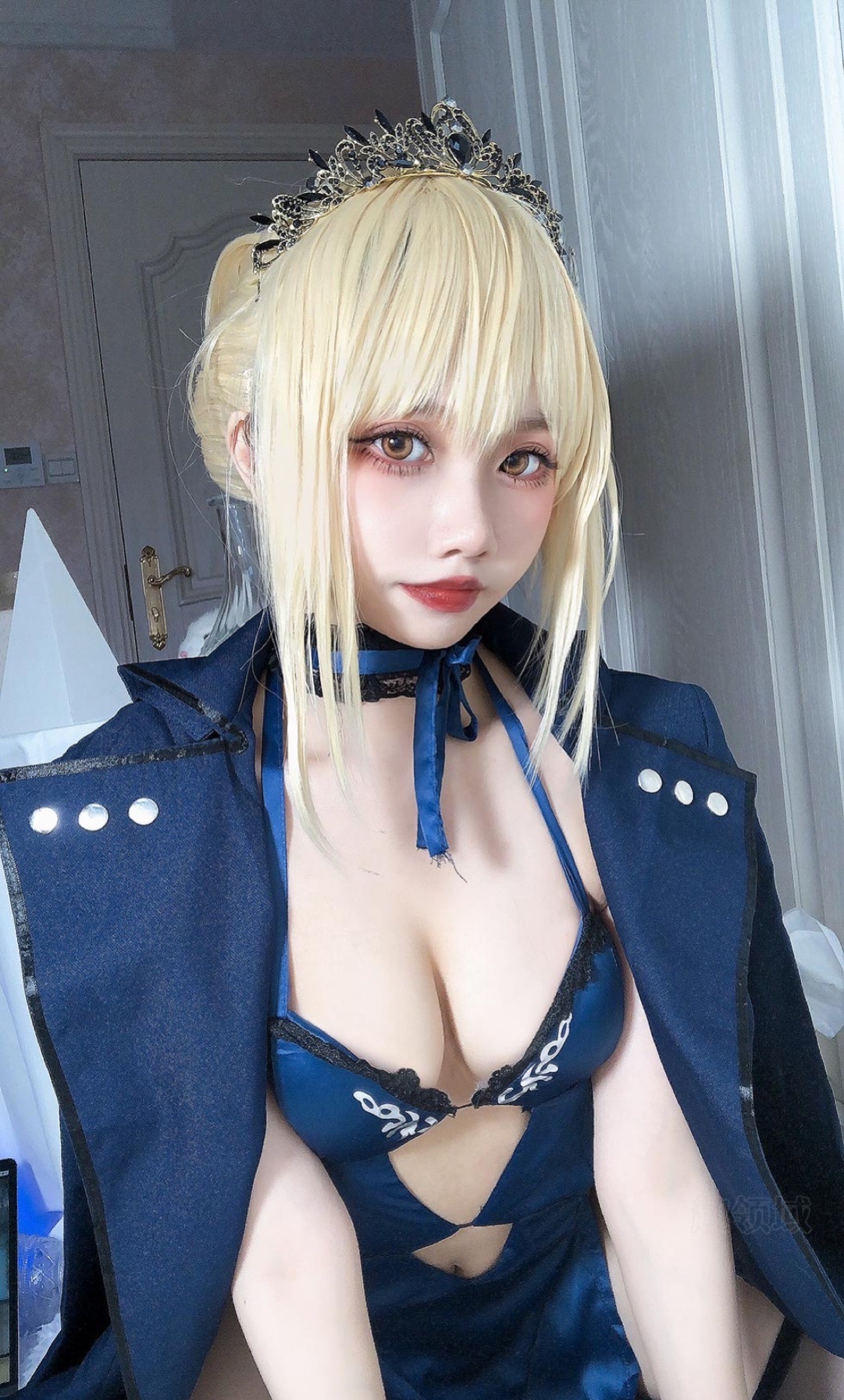 藍色情趣內衣女孩的誘惑
