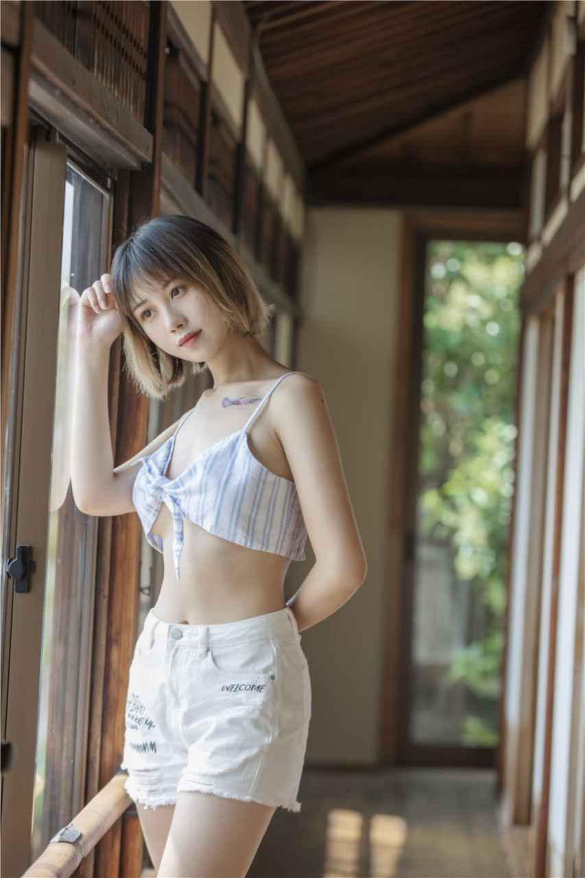清純少女美麗私房照