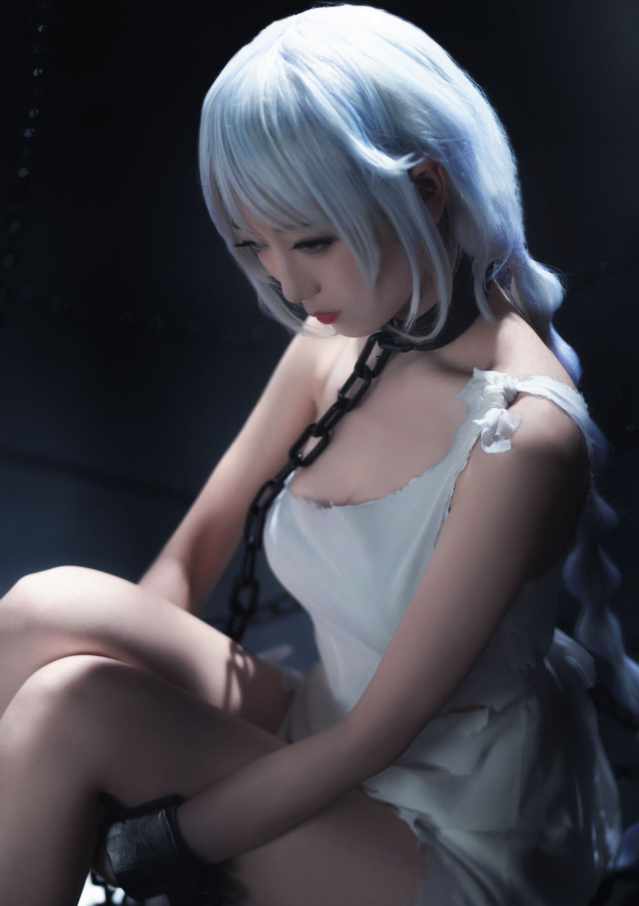 美女戰(zhàn)士與階下囚? 鐵板燒鬼舞w 斯卡蒂
