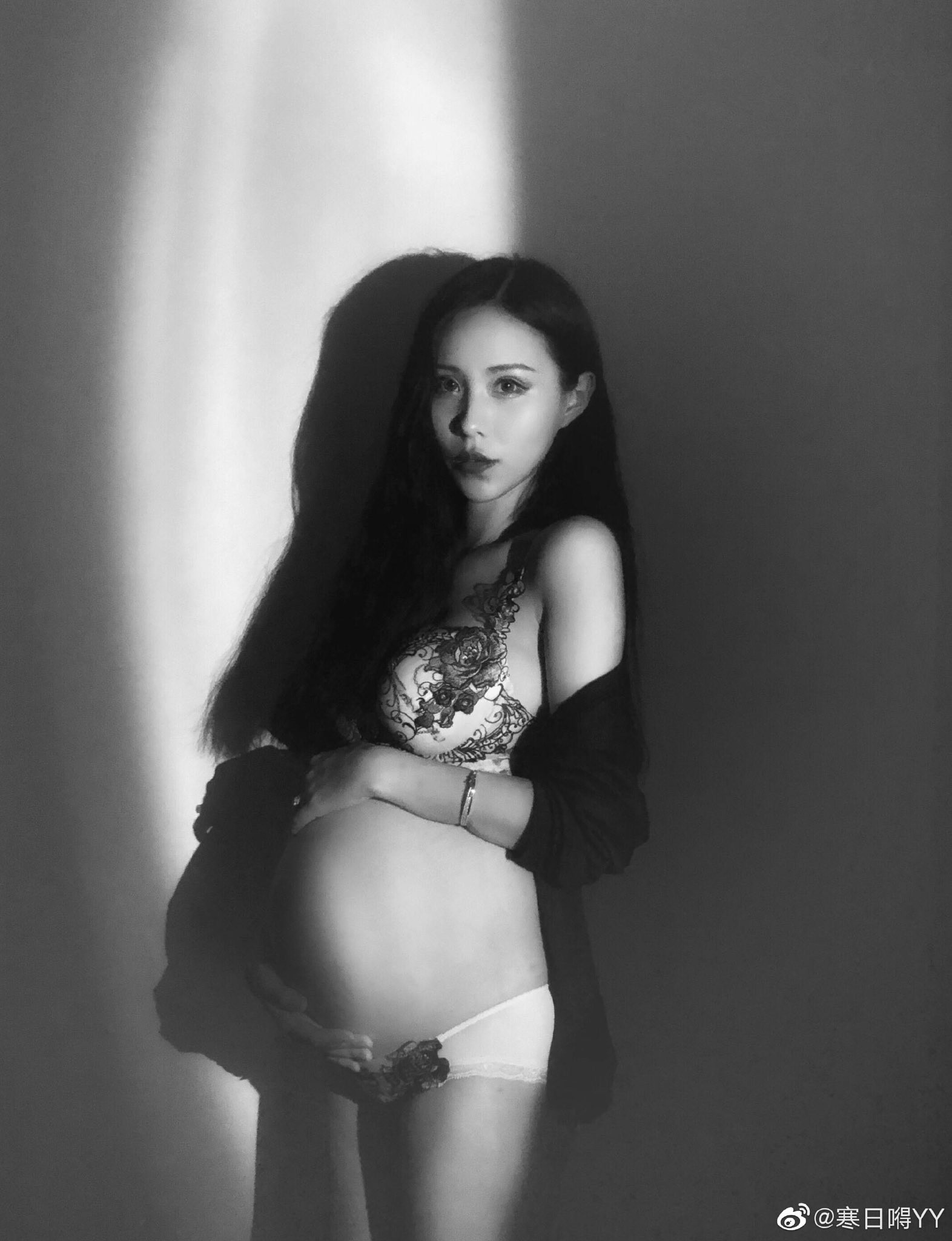 國產(chǎn)孕婦美圖分享 純美圖不露點(diǎn) 042303