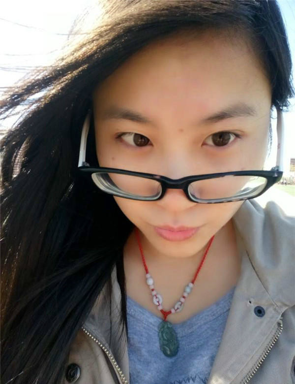山東大學(xué)理工系花漂亮爆乳大奶女友與男友大尺度私拍流出-李美X