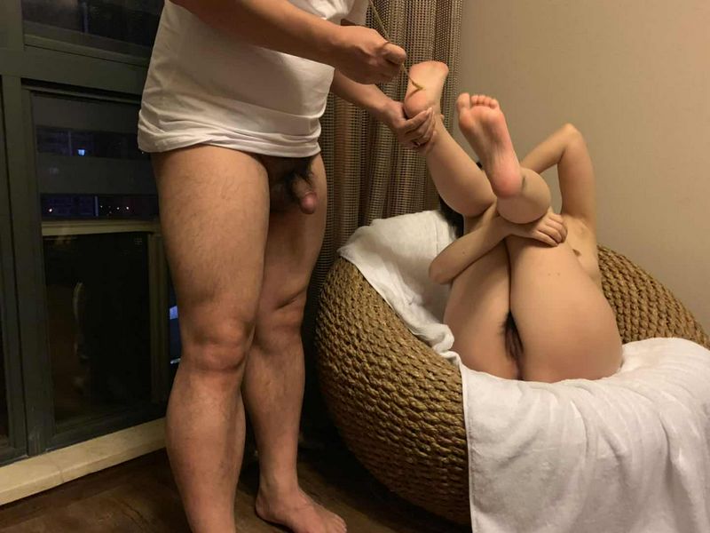 還是那個重慶小妹，說好的要找人多P，還算成功的
