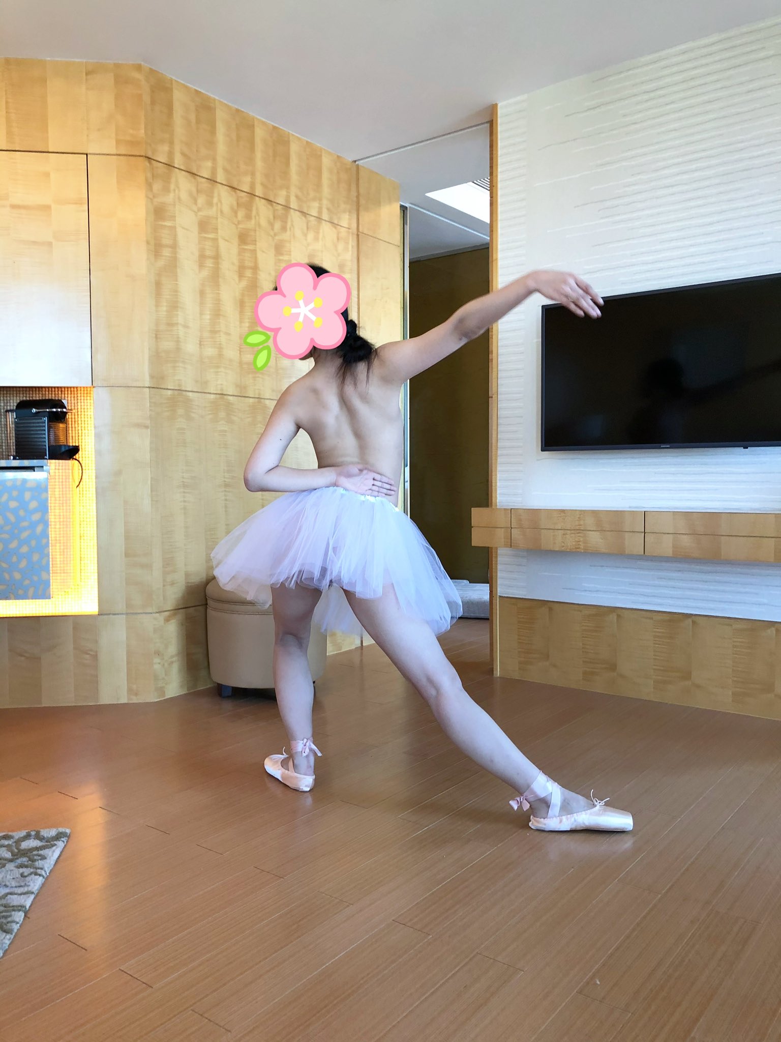 芭蕾美麗凍人～最近南主天氣很不錯陽光燦爛回暖好像又到了做愛的好時節！