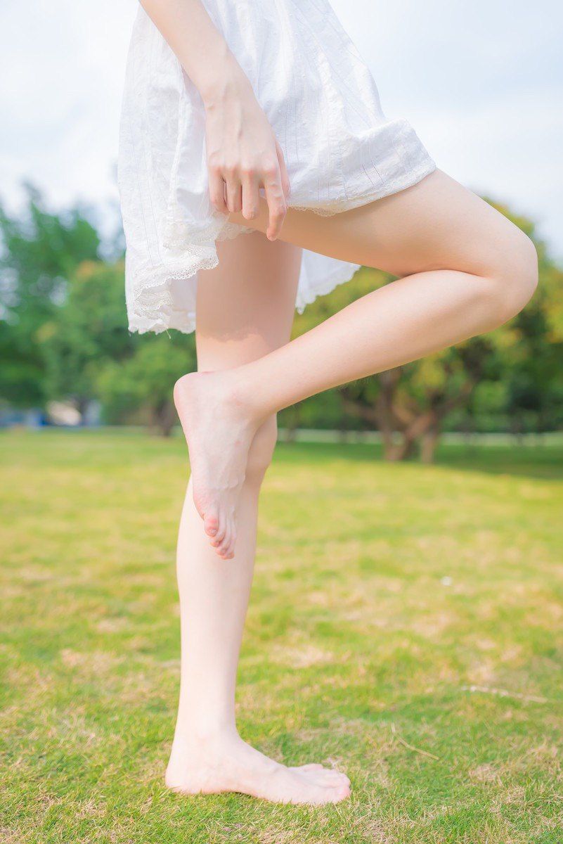 美腳玉足惹人憐 口含把玩欲還休 第三期