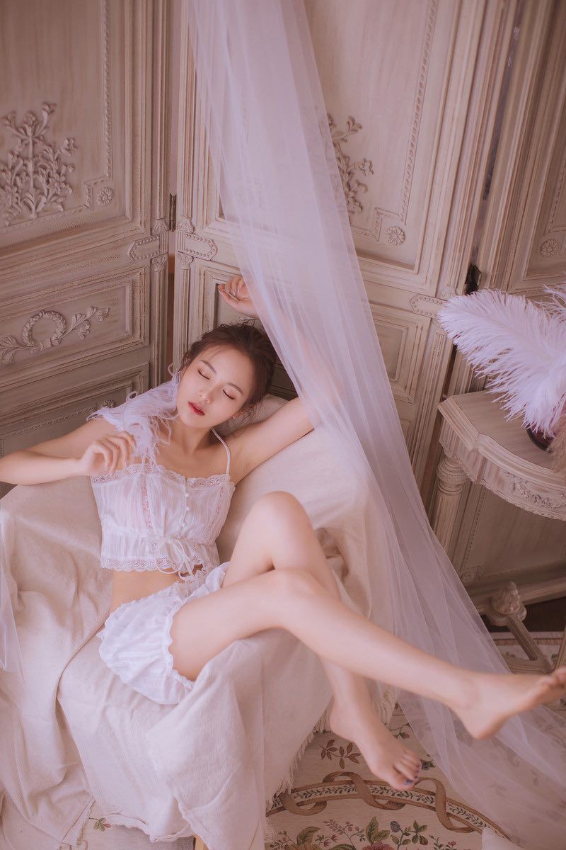 美腳玉足惹人憐 口含把玩欲還休 第三期