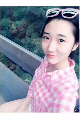 無論相貌還是身材都是極品的少婦，最喜歡這樣的人妻
