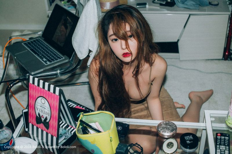 醉酒の人妻柳侑綺
