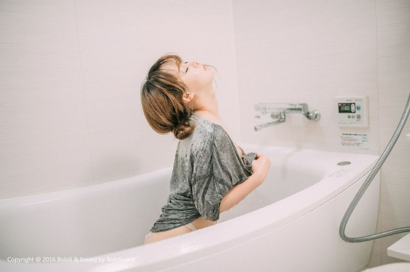 醉酒の人妻柳侑綺