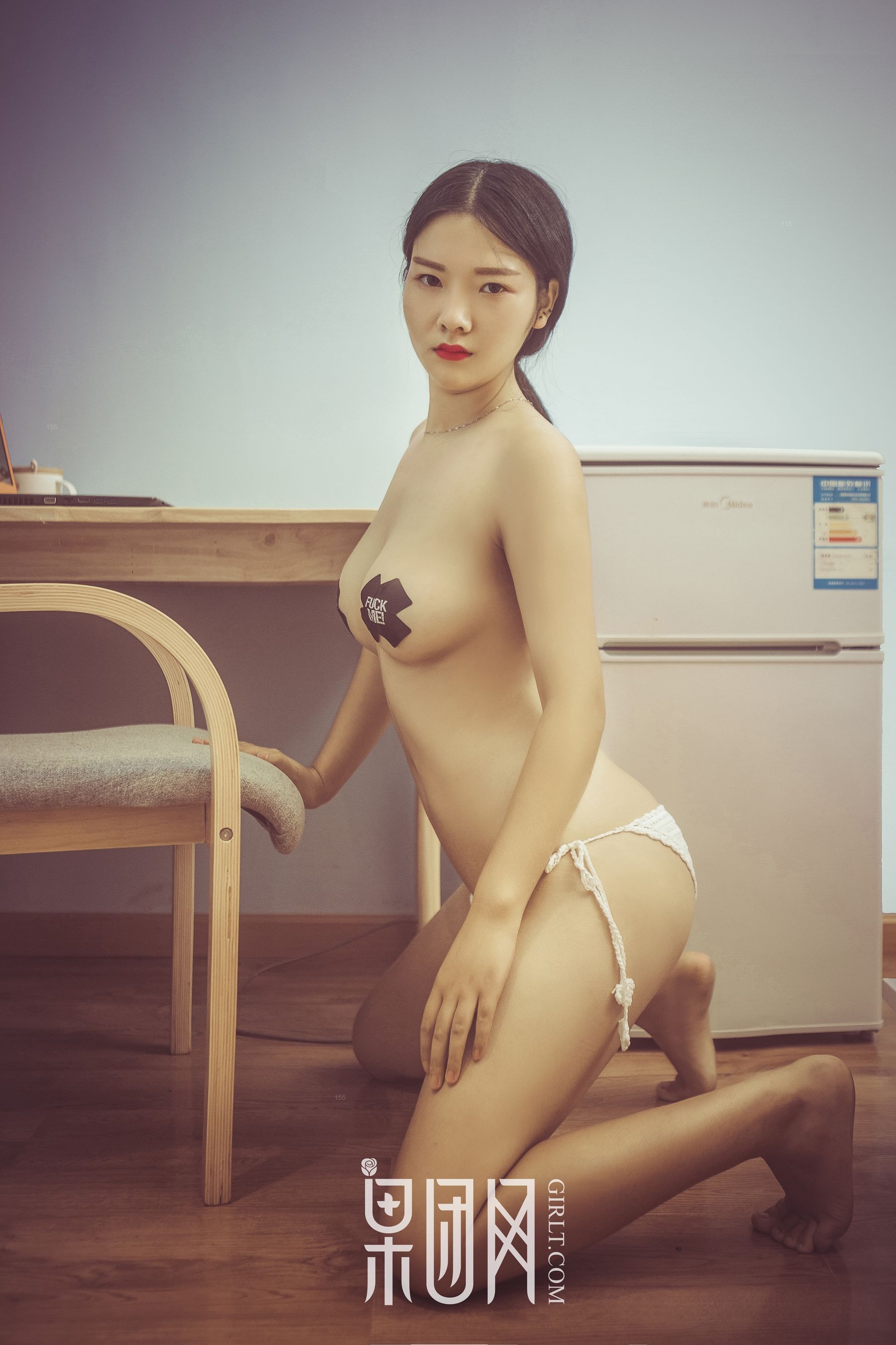 果團新人全裸出境