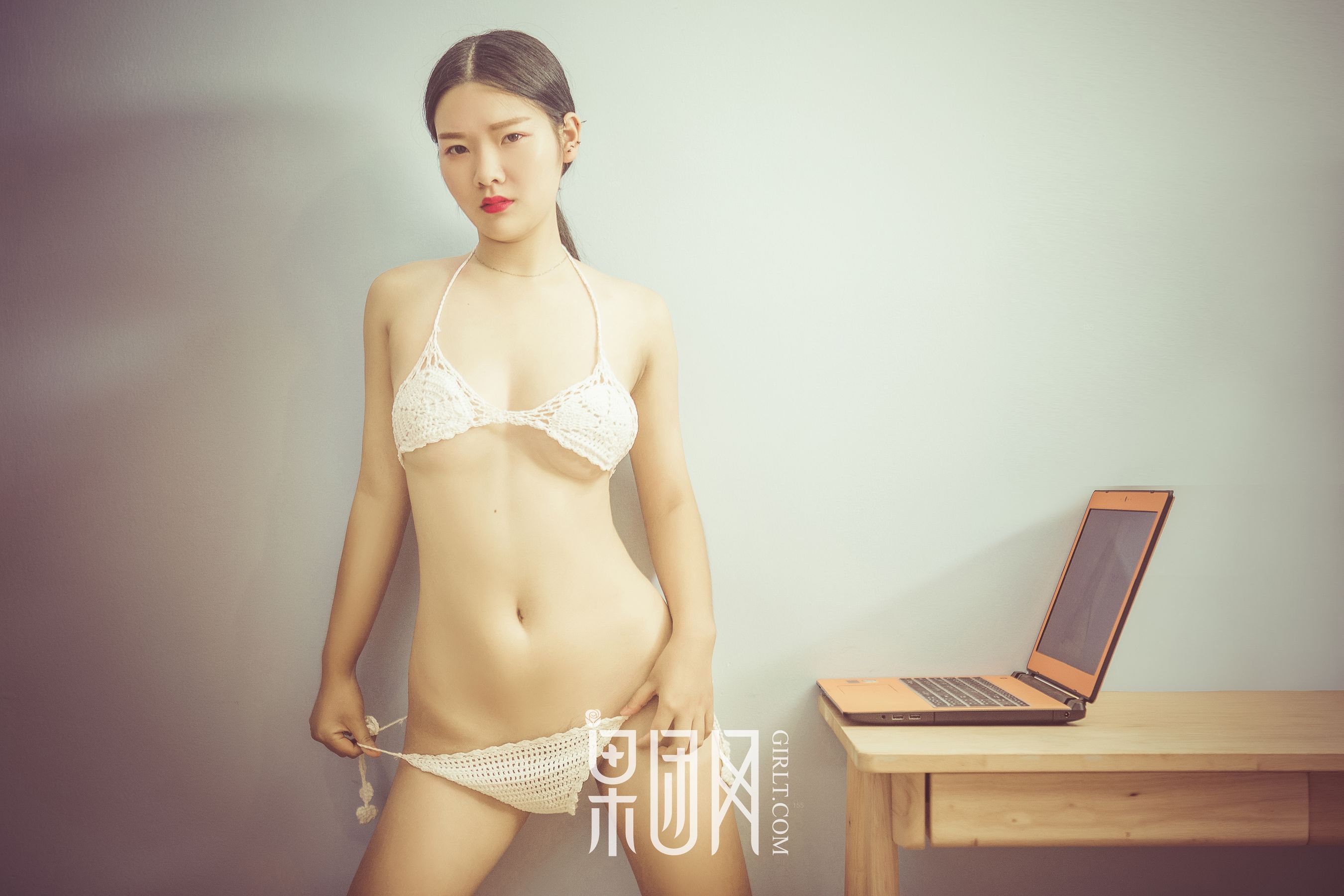 果團新人全裸出境
