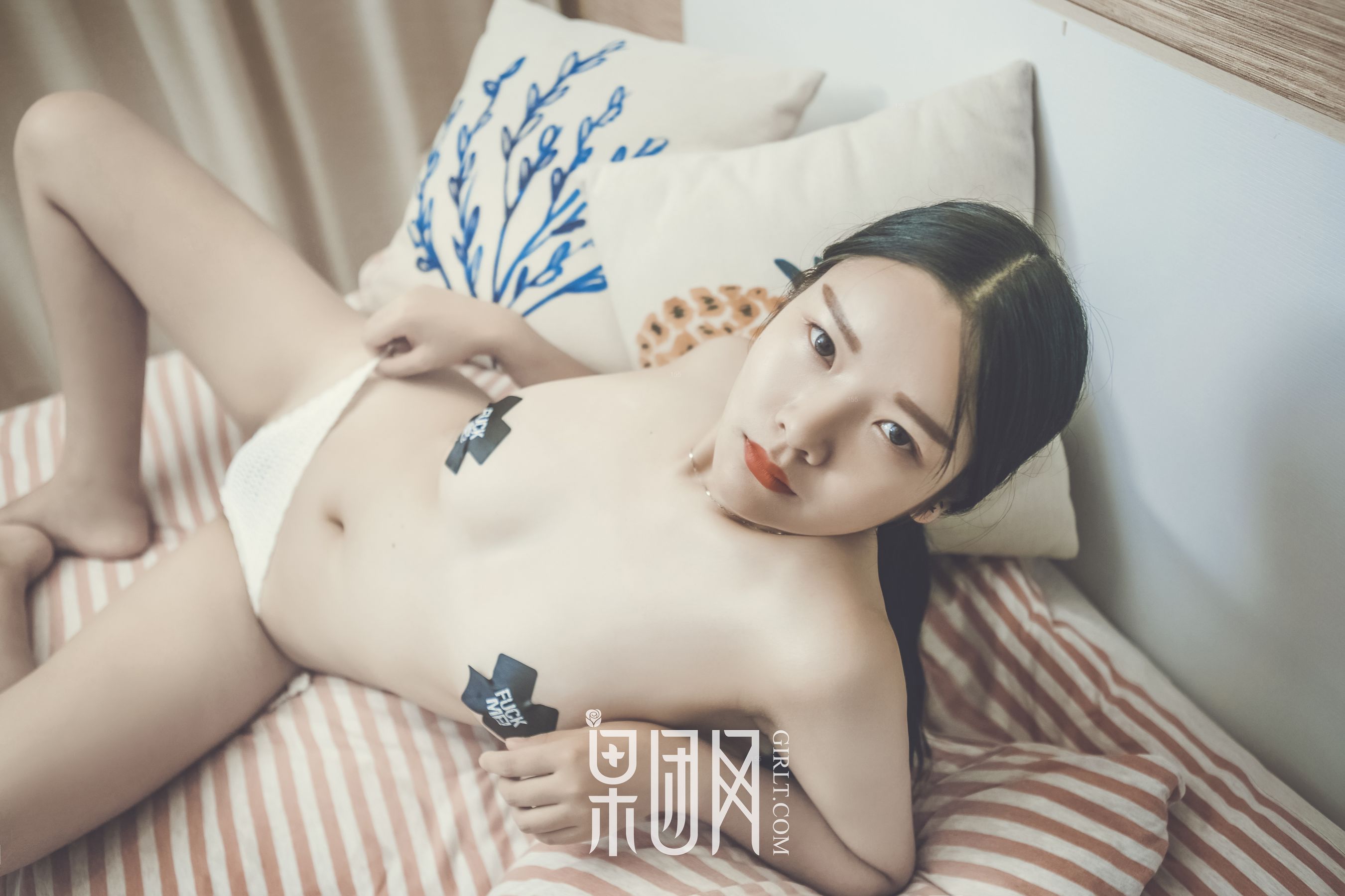 果團新人全裸出境