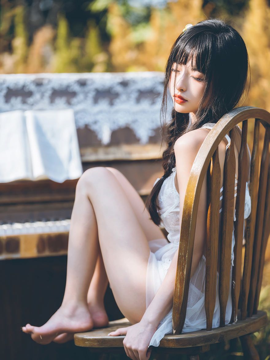 白裙清純小姐姐農莊寫真