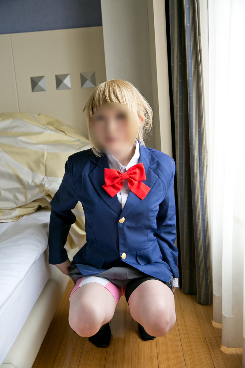 老色批們的最愛，無非就是：幼齒蘿莉粉咪咪，吹簫內射嫩屄屄