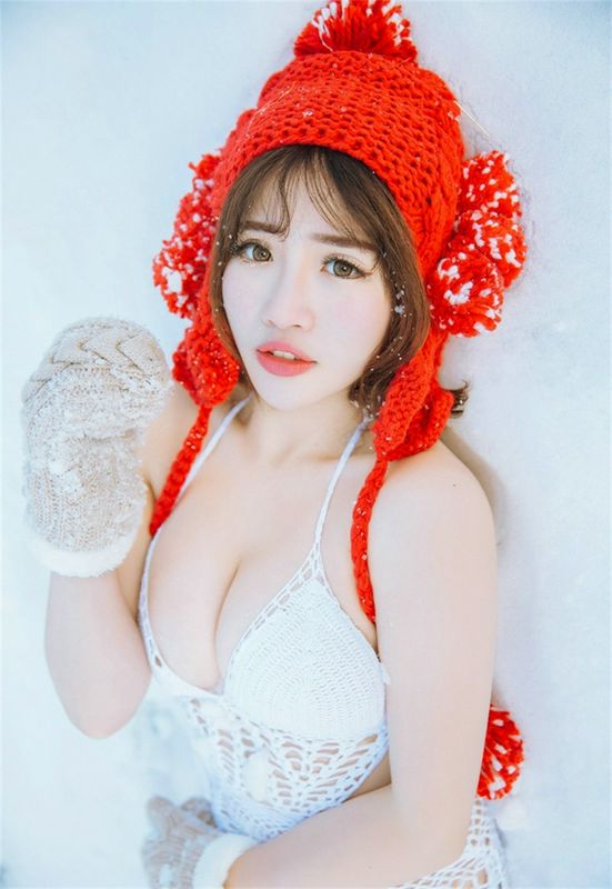 美臀嫵媚撩人清純妹子