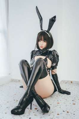對面的淫亂夫妻
