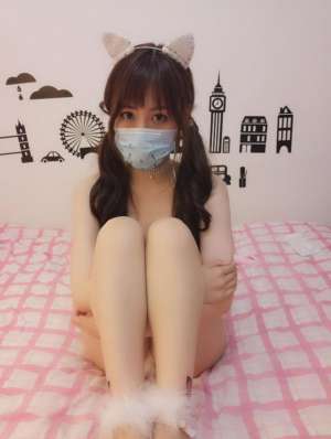 咖粉紅色奶頭的正妹