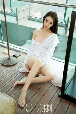 美麗的新娘被鬧洞房的人輪番淫污_0