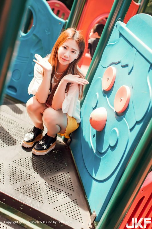 射進(jìn)學(xué)妹的處女穴_0