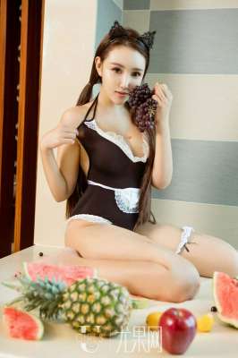 幫兒媳洗下身嬌艷動人的媳婦兒子的漂亮媳婦