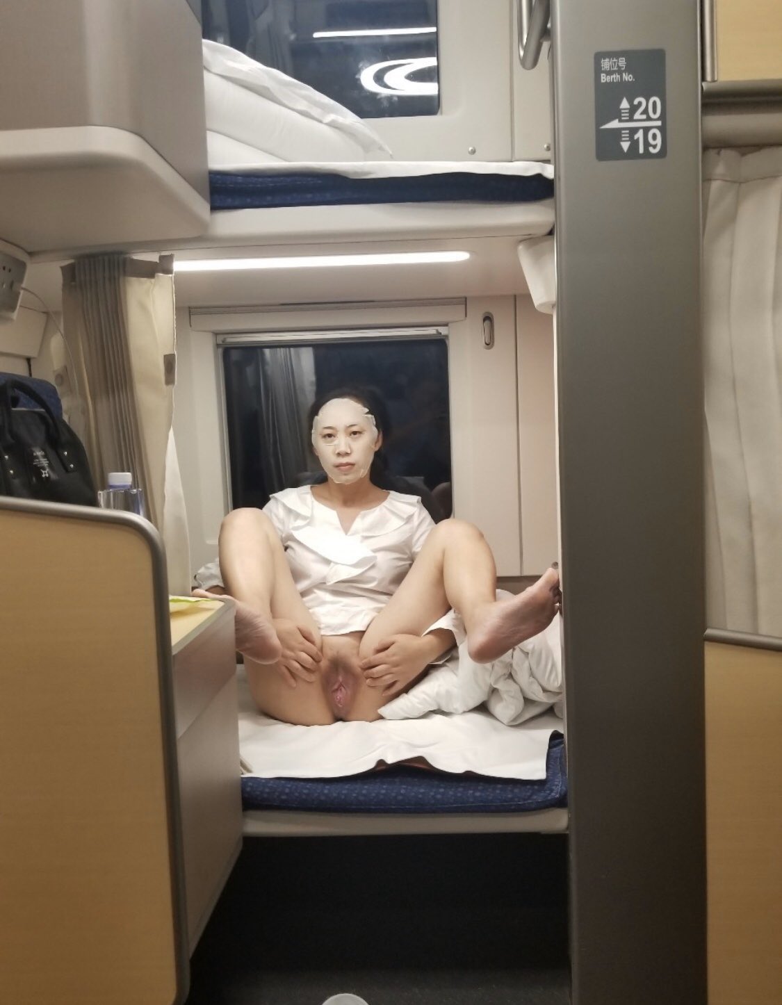 今天的主題是逼臉同框