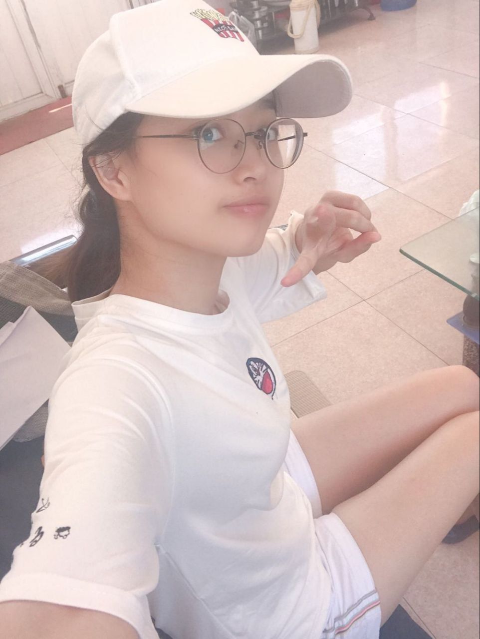 露臉美女