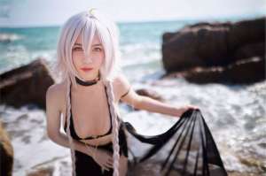 [近期更新]蹂躪白嫩的女校長
