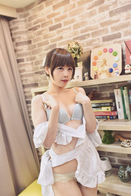 尤物Becky尤妮絲