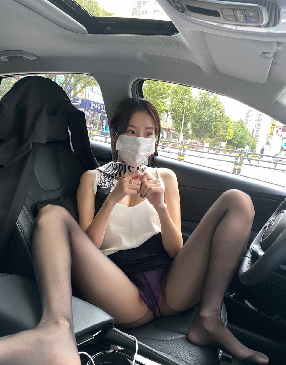 開車去發(fā)騷 一起來(lái)看看車中春色