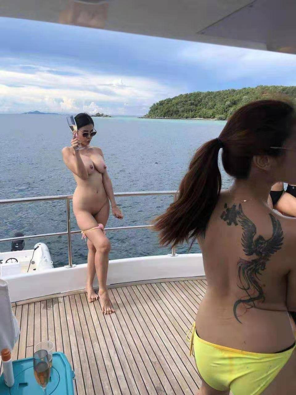 今天的主題是露出來 一