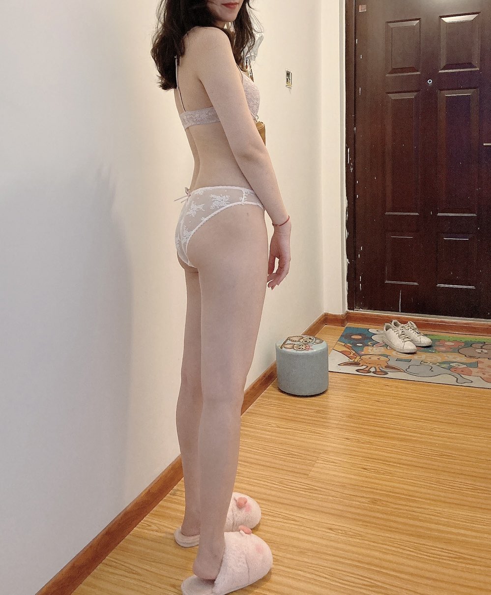 居家發騷的母狗們