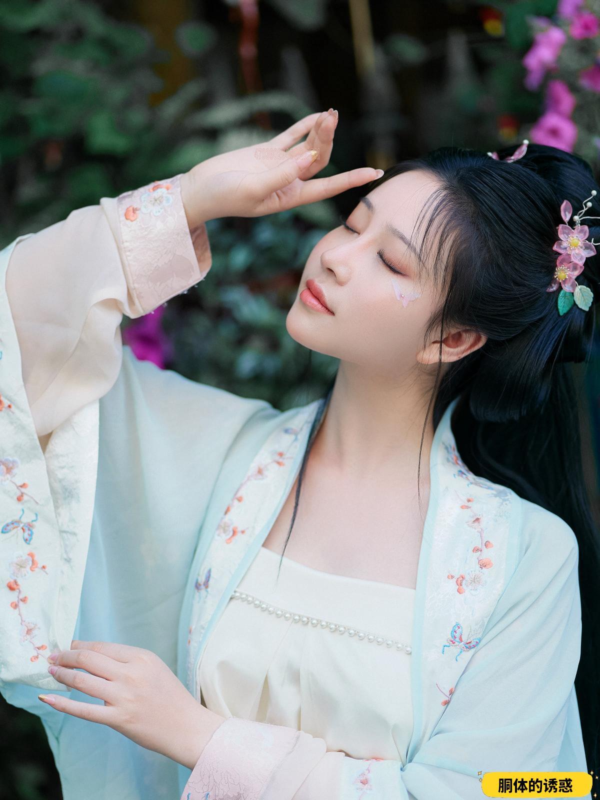 女菩薩年年