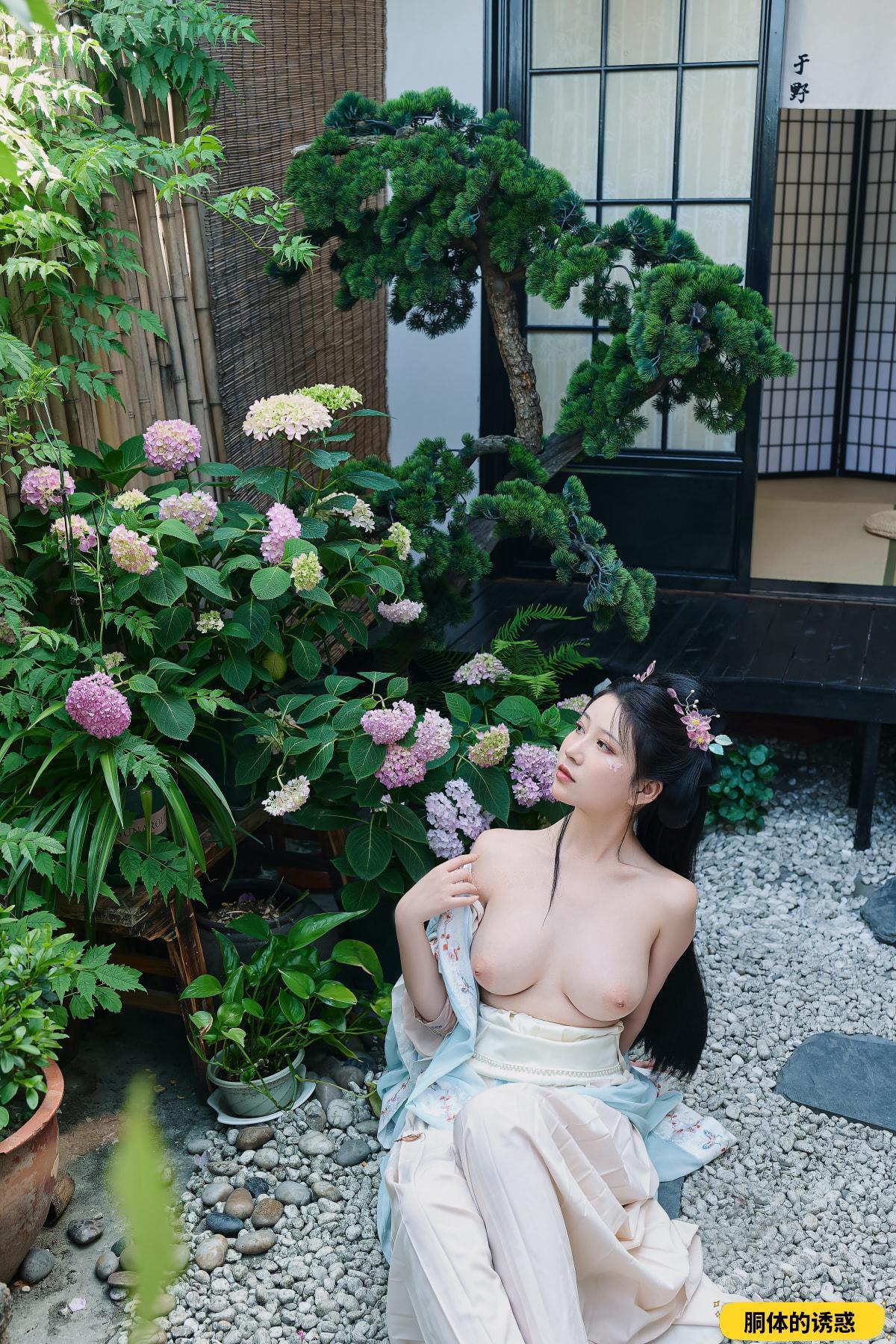 女菩薩年年