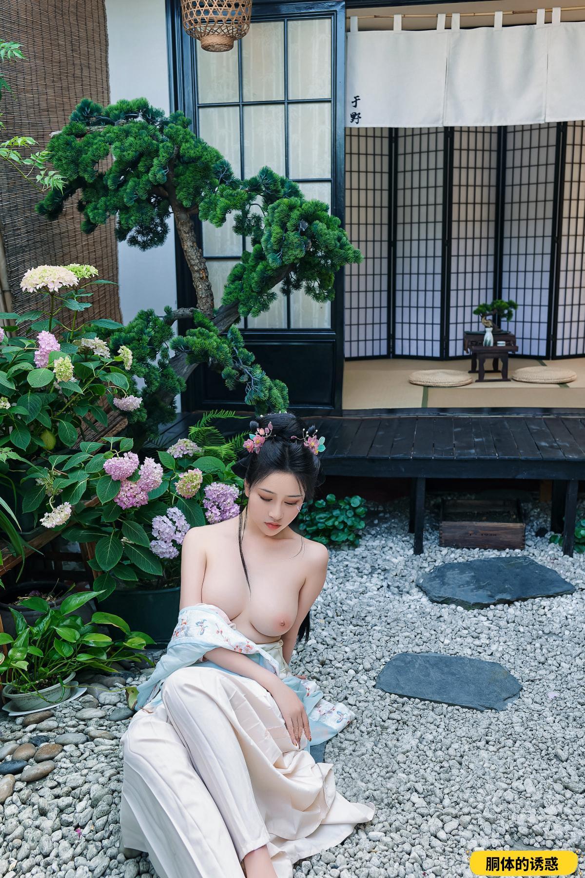 女菩薩年年