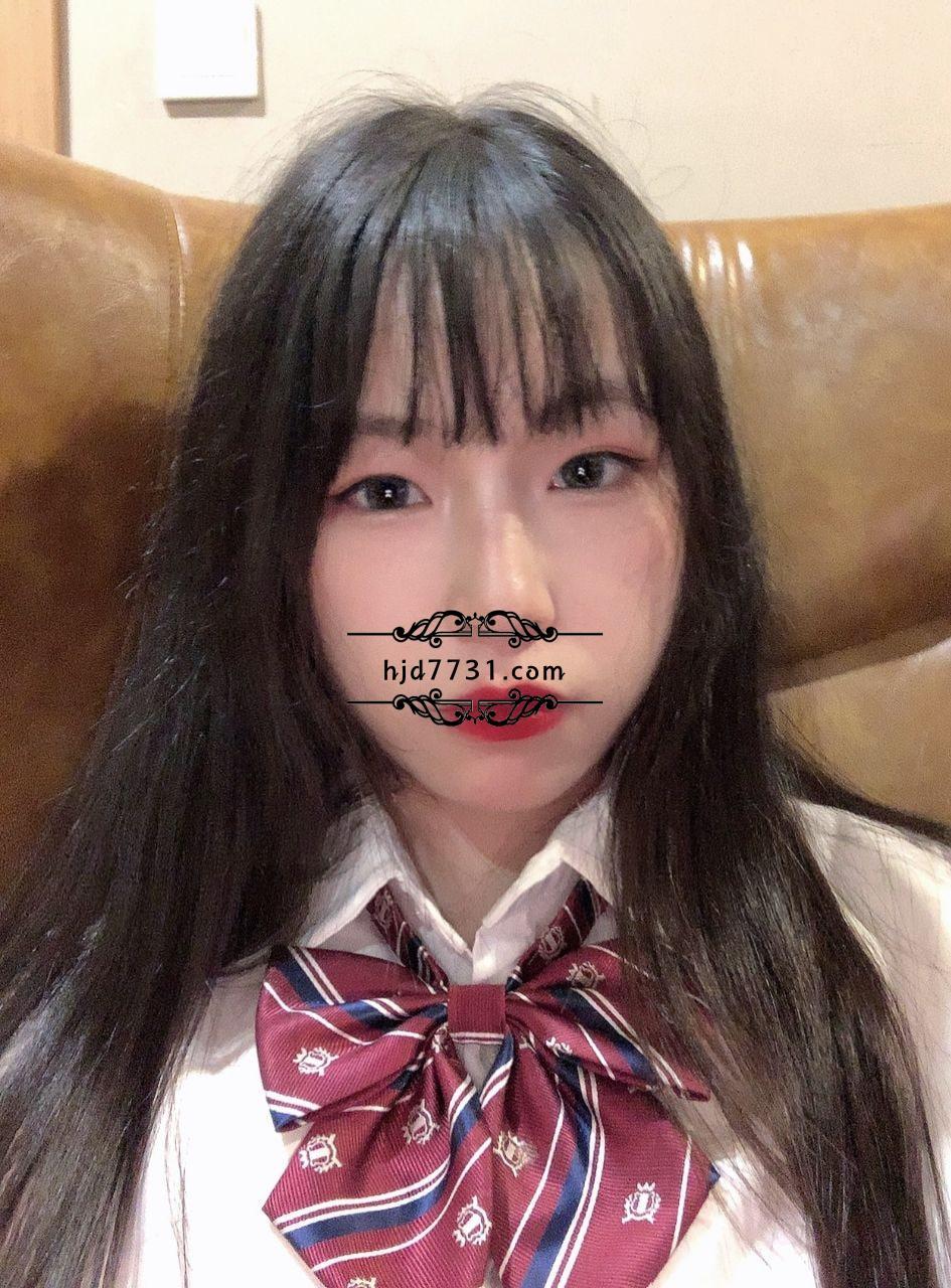 露臉反差的妹子