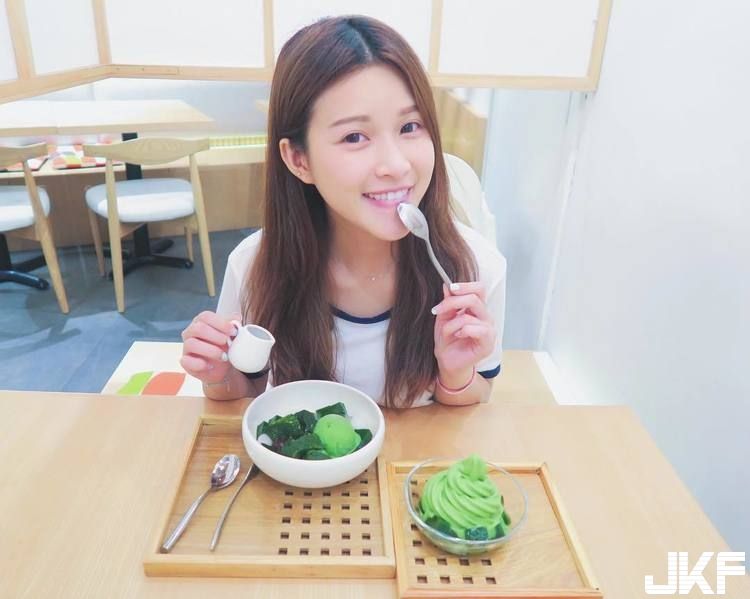 鄰家女孩的秘密.....解放后的身材很胸狠呀!