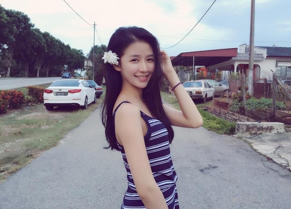 時(shí)尚女神蔡卓宜治愈系笑容甜美圖片