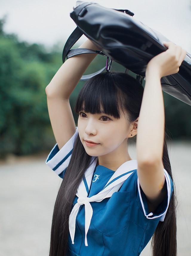 一個清純性感美女夏休學生時代