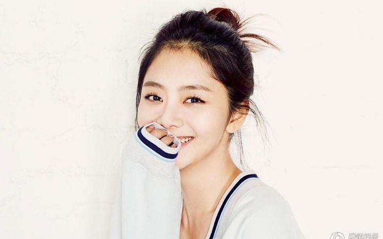 譚松韻甜美清新寫真青春少女氣息十足