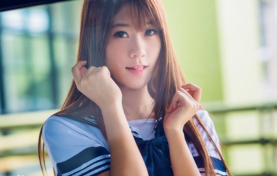 校服性感美女教室明艷動人