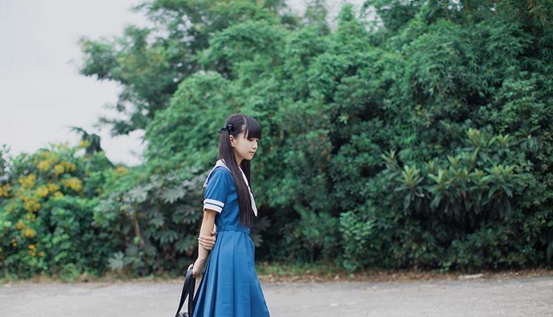 一個清純性感美女夏休學生時代