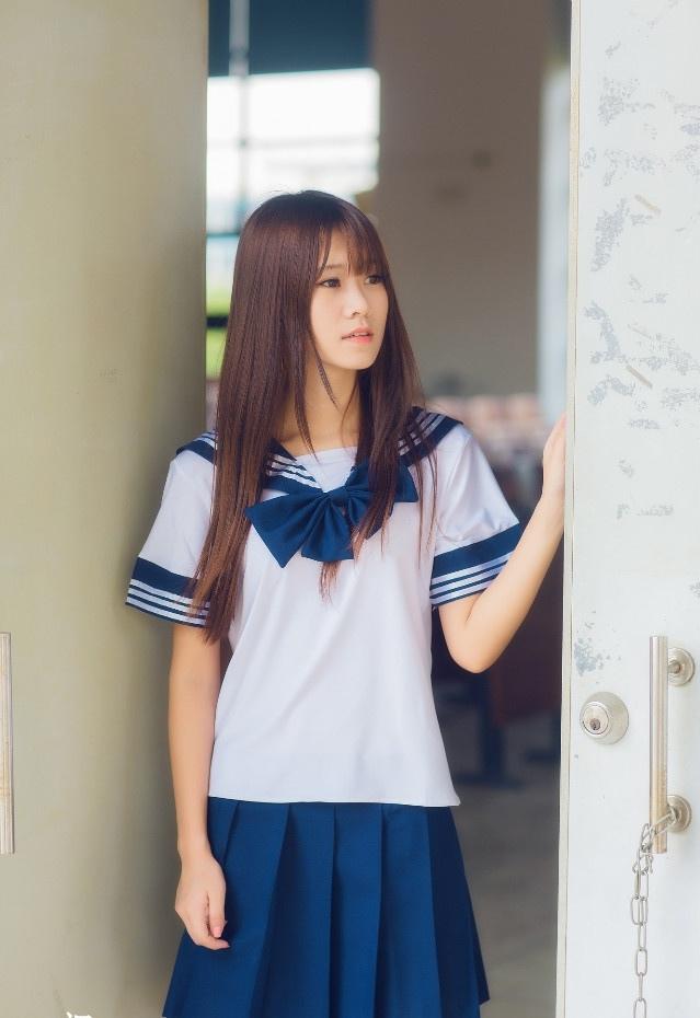 校服性感美女教室明艷動人