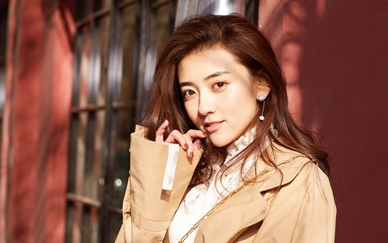 梁潔甜美優雅時尚街拍高清圖片