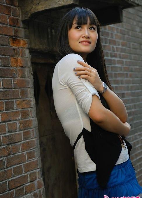 嶺南美女們盡展風情圖片