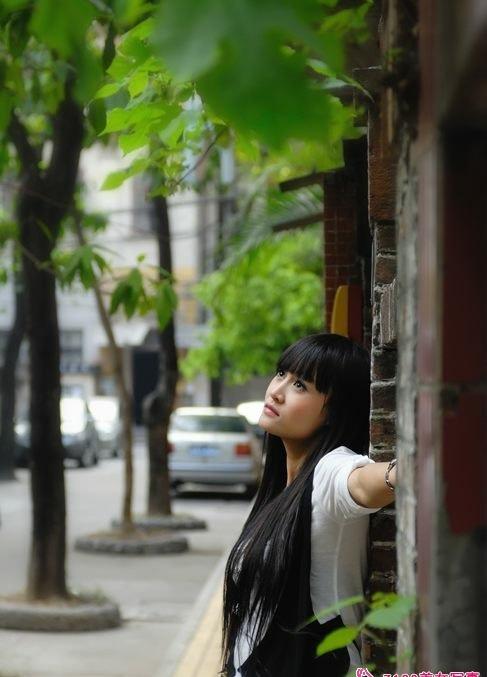 嶺南美女們盡展風情圖片